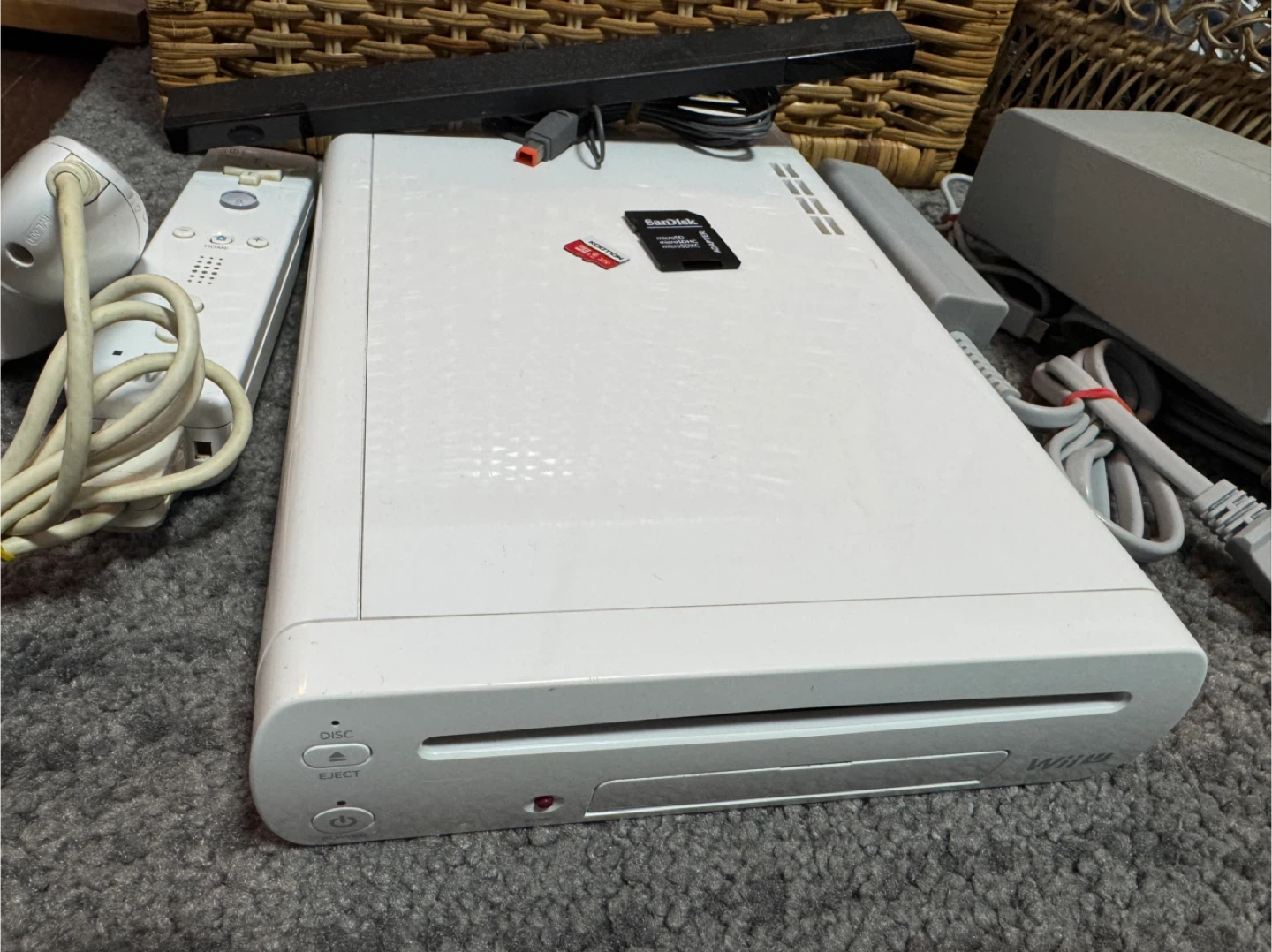 Nintendo Wii U [8gb] + 32gb W/ 5 Games - photo 3