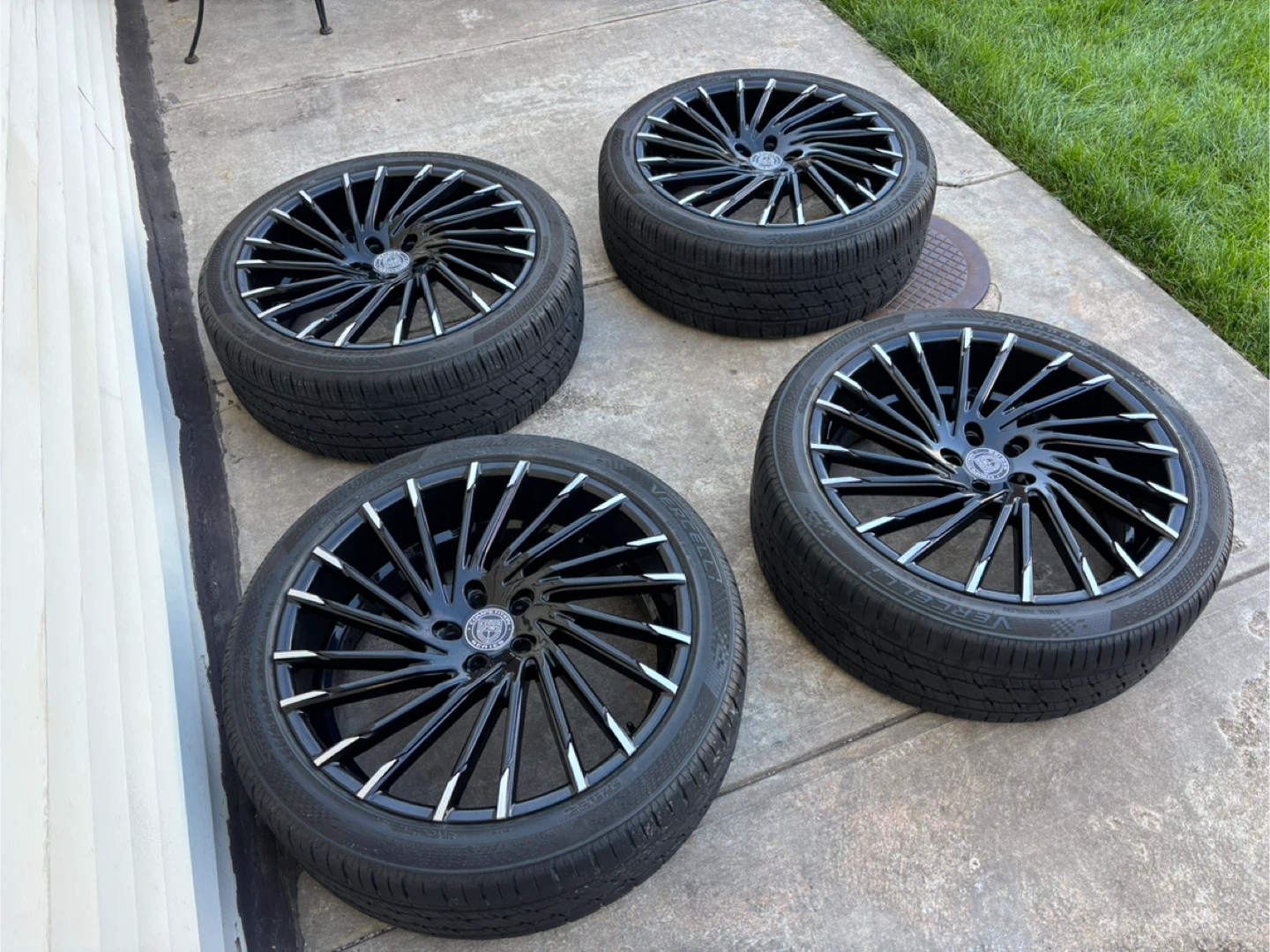 22x9 5x114.3  HRE FlowForm FF10 Wheels