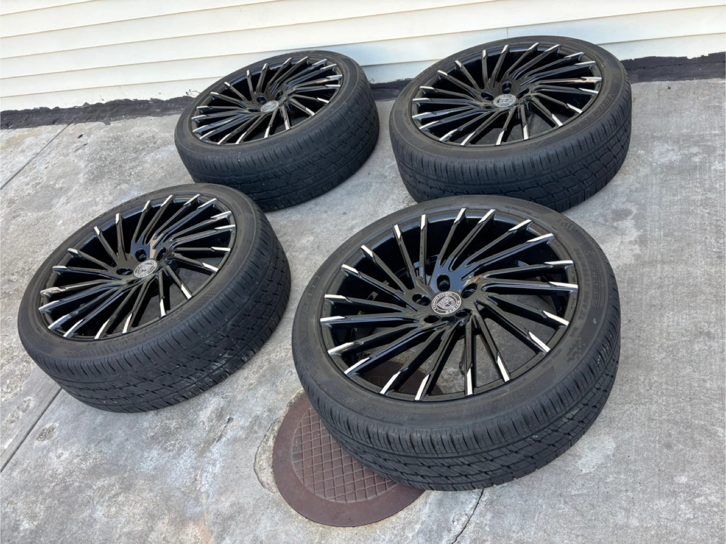 22x9 5x114.3  HRE FlowForm FF10 Wheels - photo 2