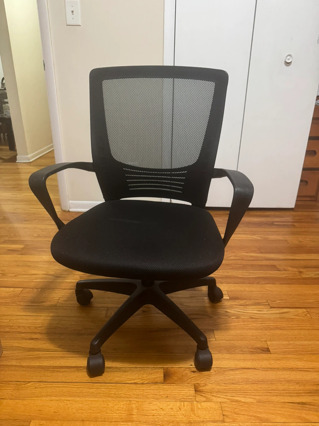 Black Mesh Office Chair - photo 2