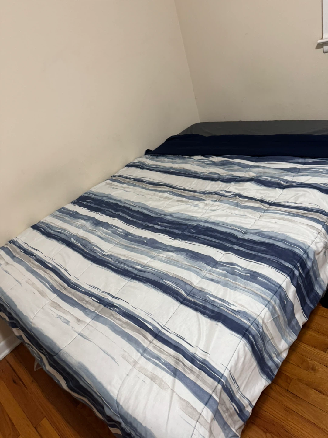 Metal Queen Size bed frame with Mattress - photo 3