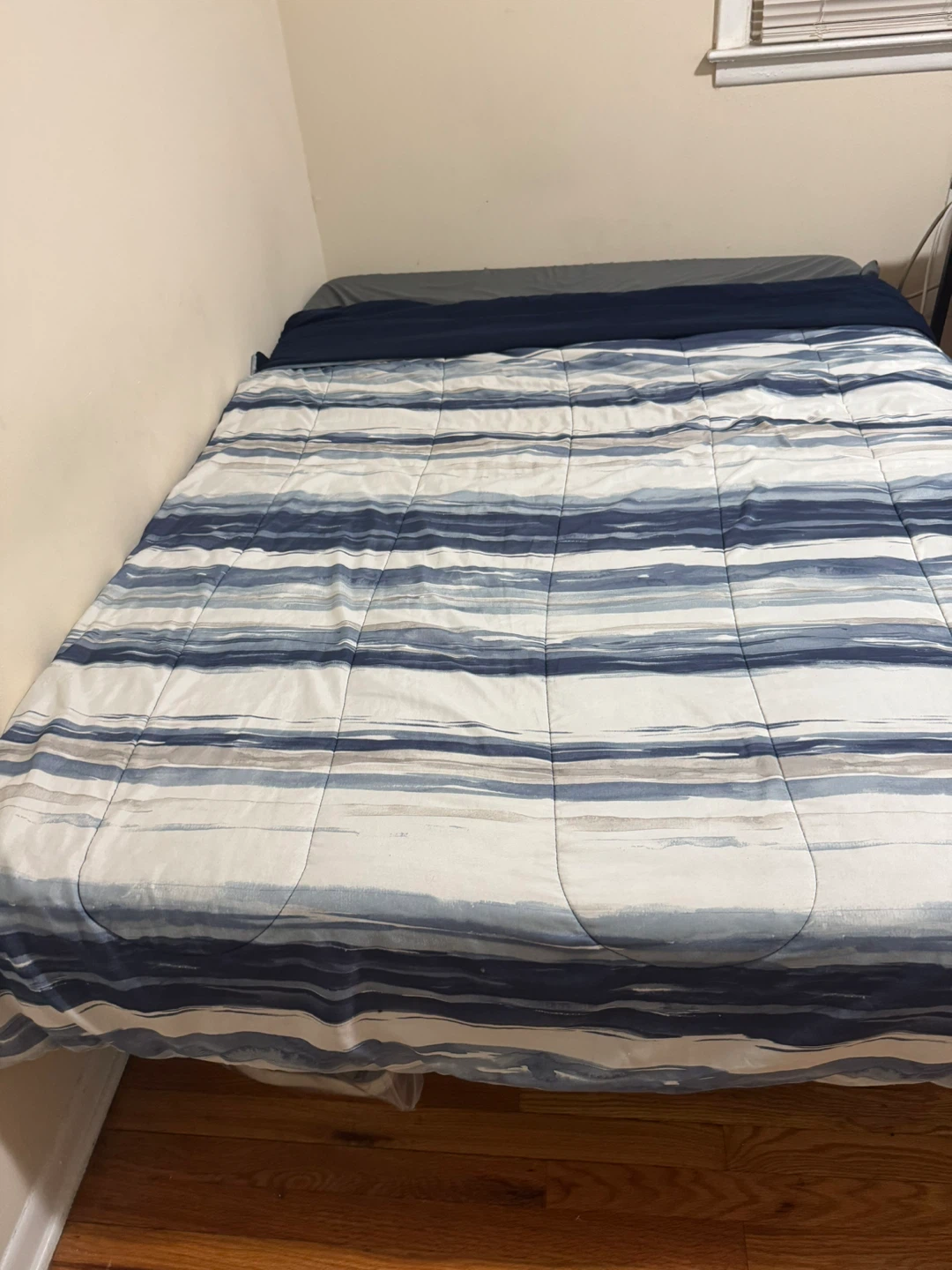 Metal Queen Size bed frame with Mattress - photo 2