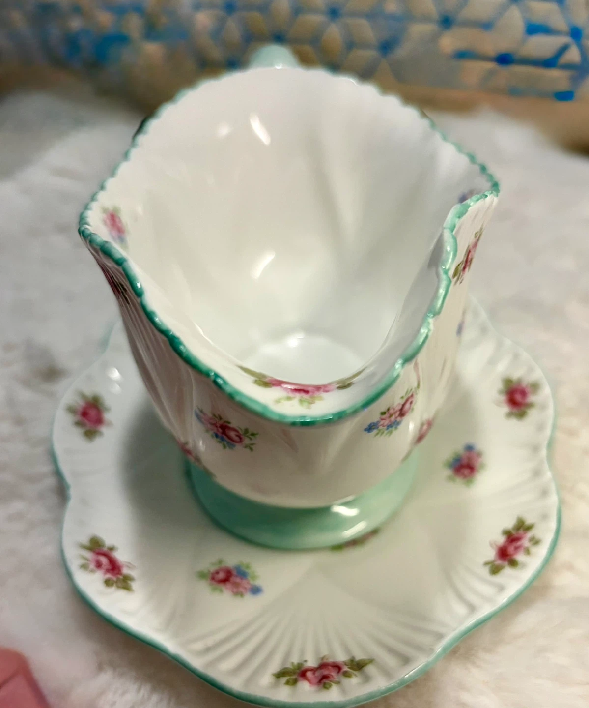 Vintage Shelley “Rosebud” Bone China Gravy Boat & Saucer - photo 3