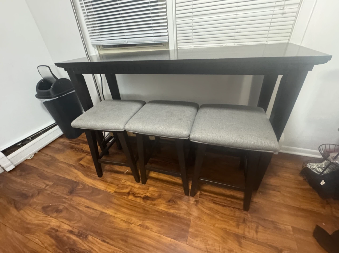 Dark Wood Console Table with 3 Gray Stools - photo 3