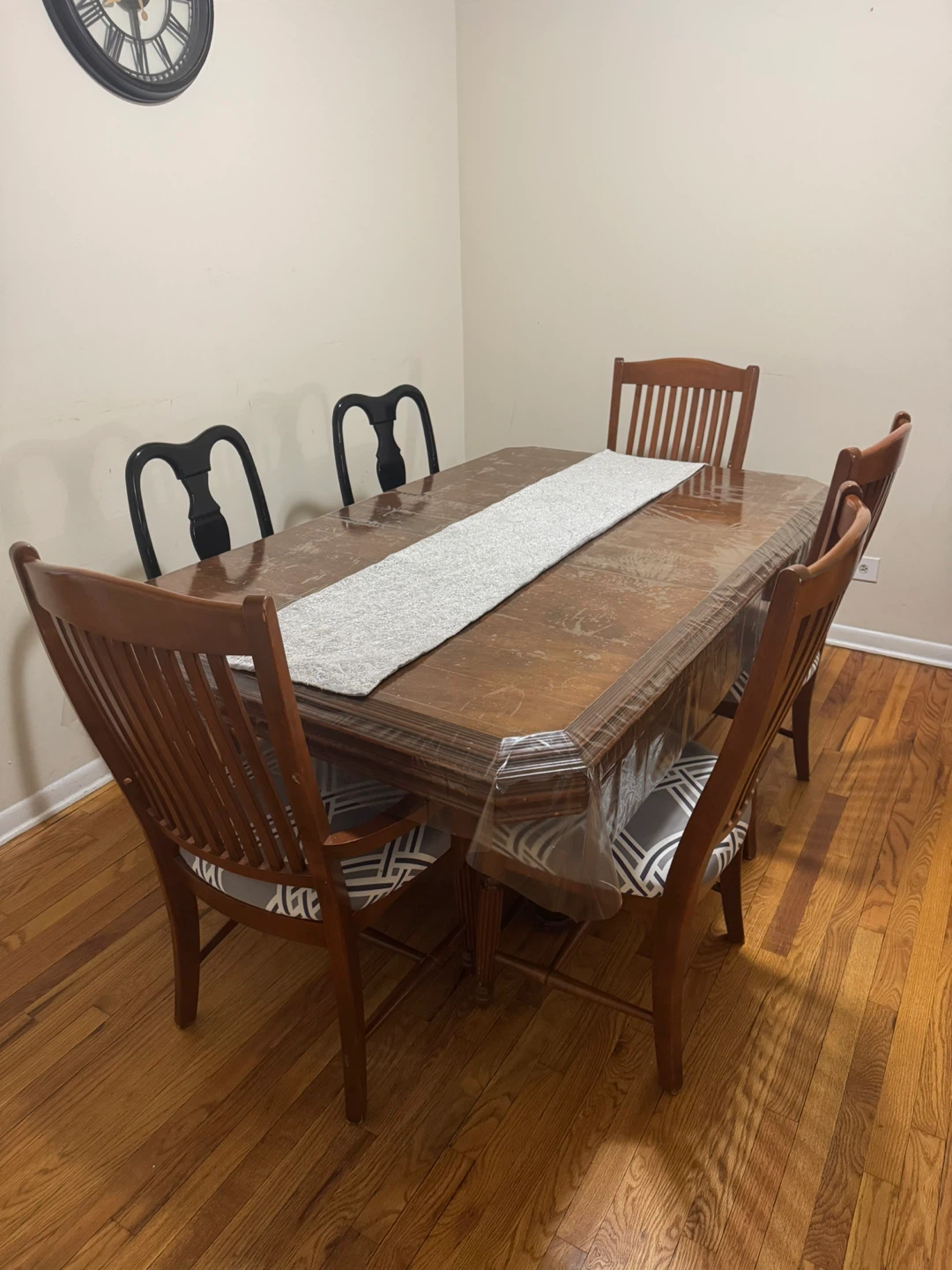 Dining Table with 6 Chairs
