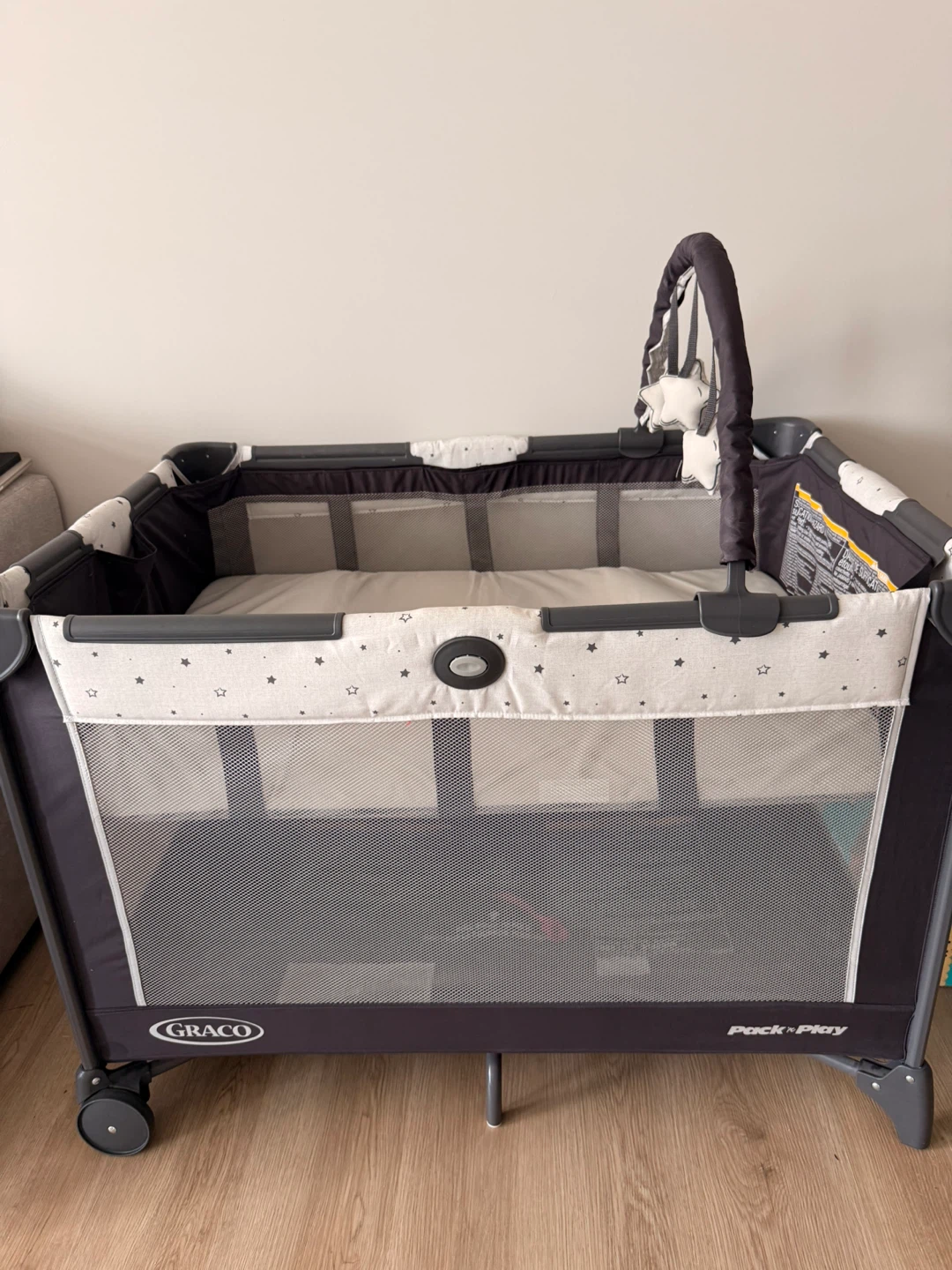 Graco Pack 'n Play Portable bassinet - photo 2