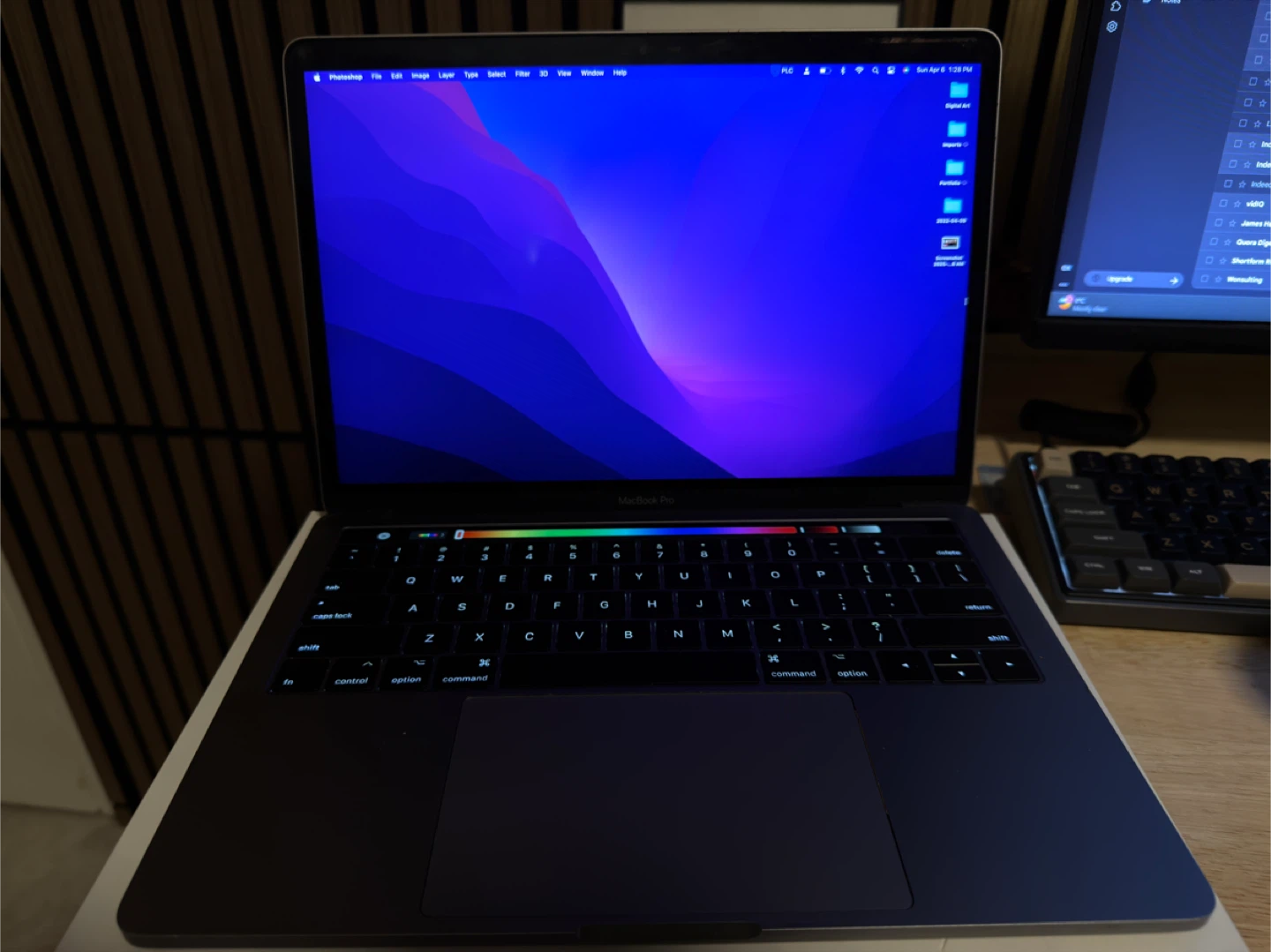 Apple MacBook Pro 13-inch (2017) with Touchbar