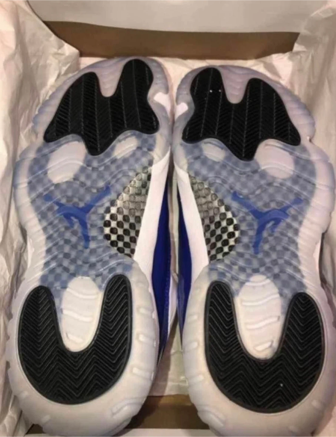Women's Air Jordan 11 Retro Low Sneakers - photo 2