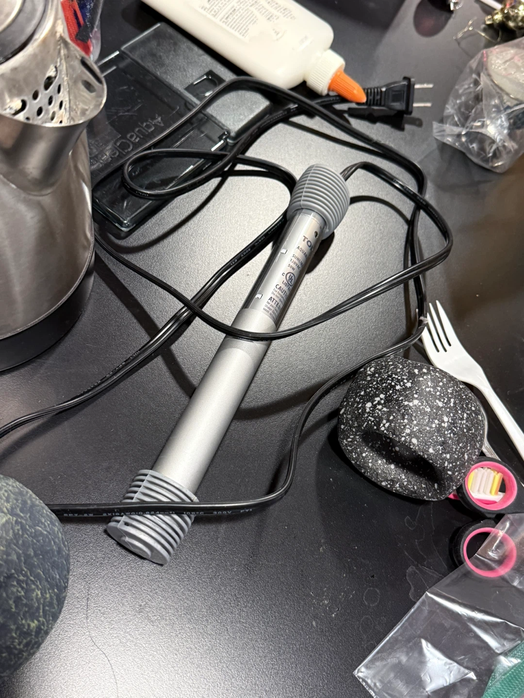 Fish tank + cleaning equipments + heater + pump, etc - photo 3