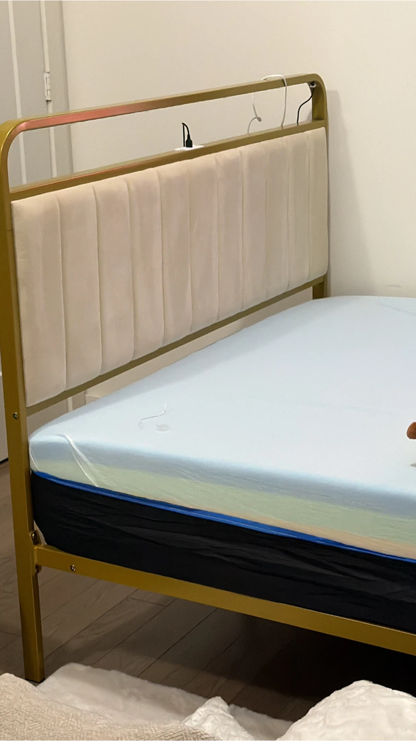 10” Full size Memory Foam Mattress - BARELY USED