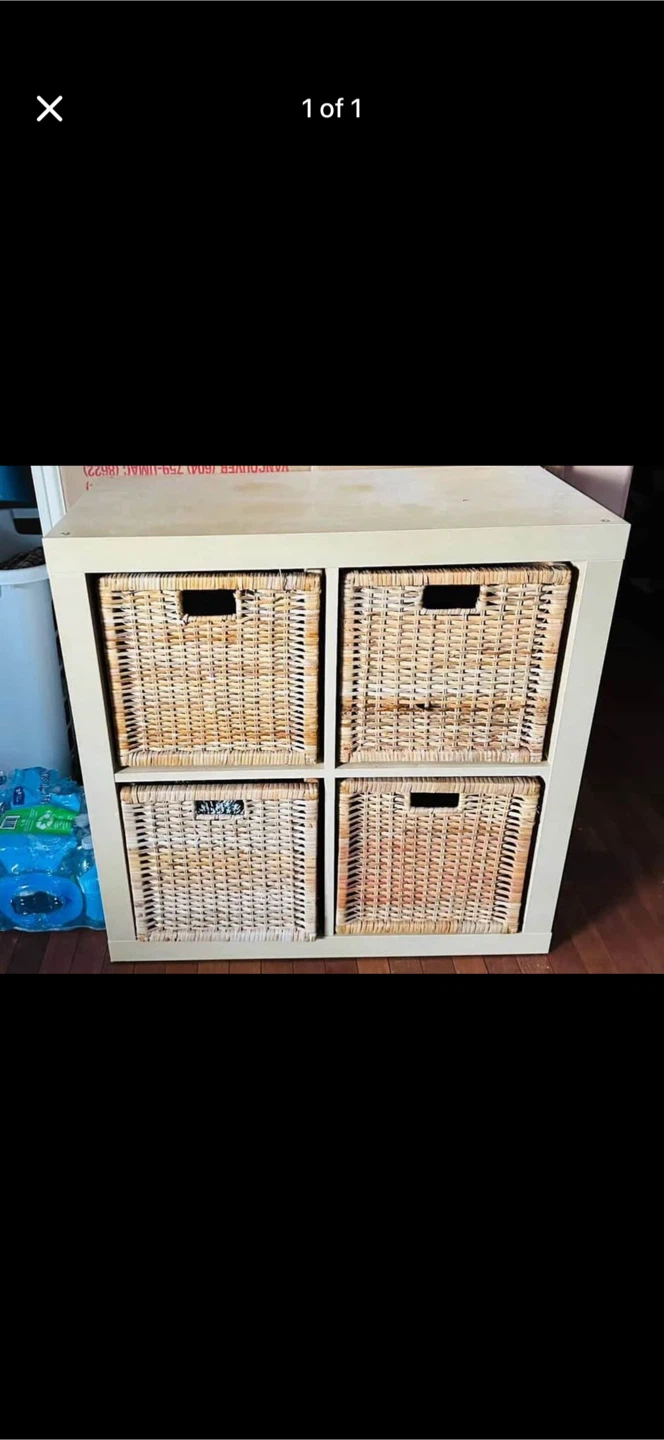 Storage Shelf with 4 Wicker Baskets