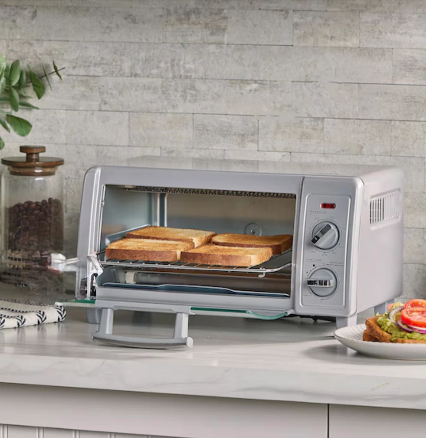 BLACK+DECKER 4-Slice Stainless Steel Toaster Oven - photo 4