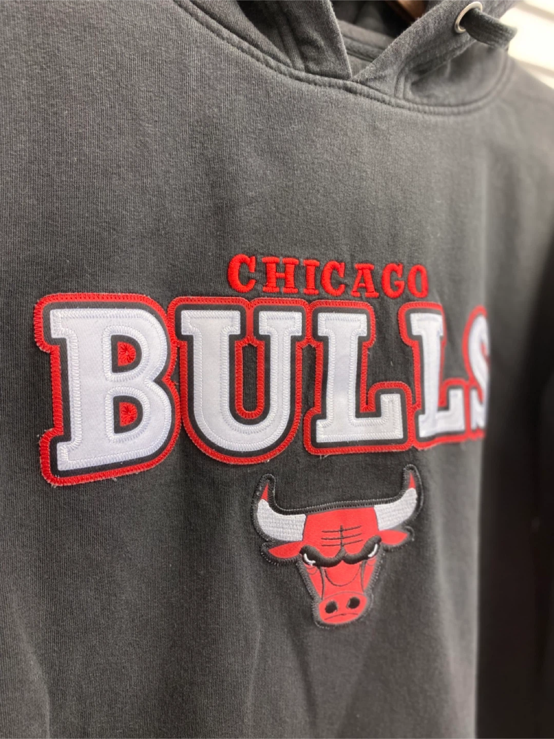 Chicago Bulls NBA Hardwood Pullover Hoodie Men’s - M - photo 3