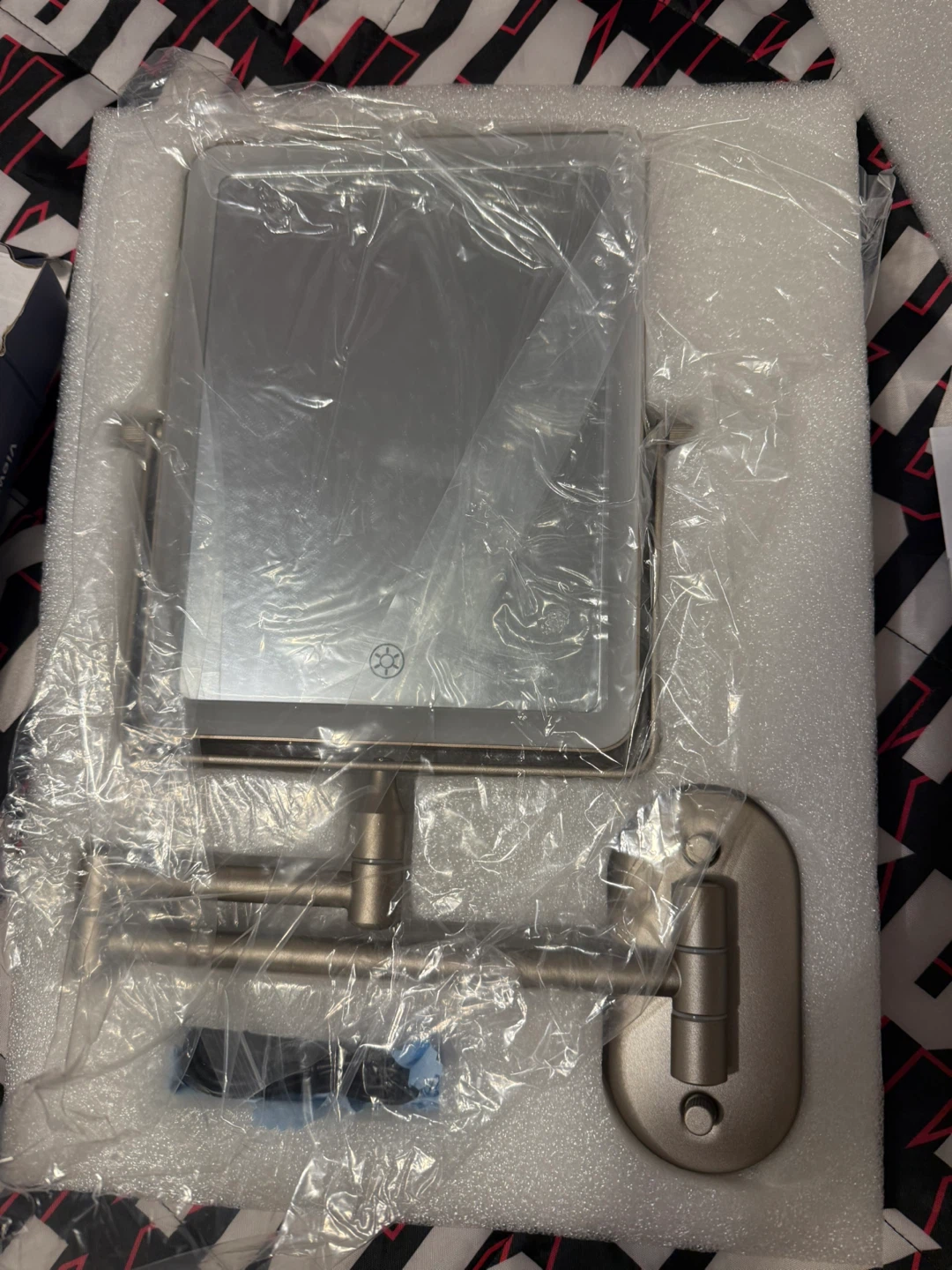 Rechargeable Wall Mounted Lighted Makeup Vanity Mirror - photo 2