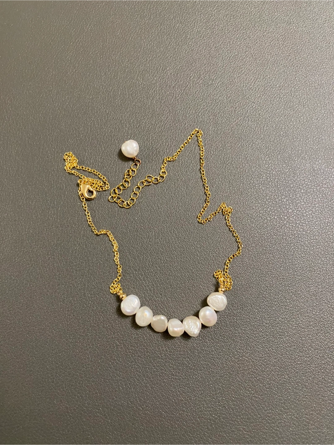 Gold-tone necklace with baroque pearls