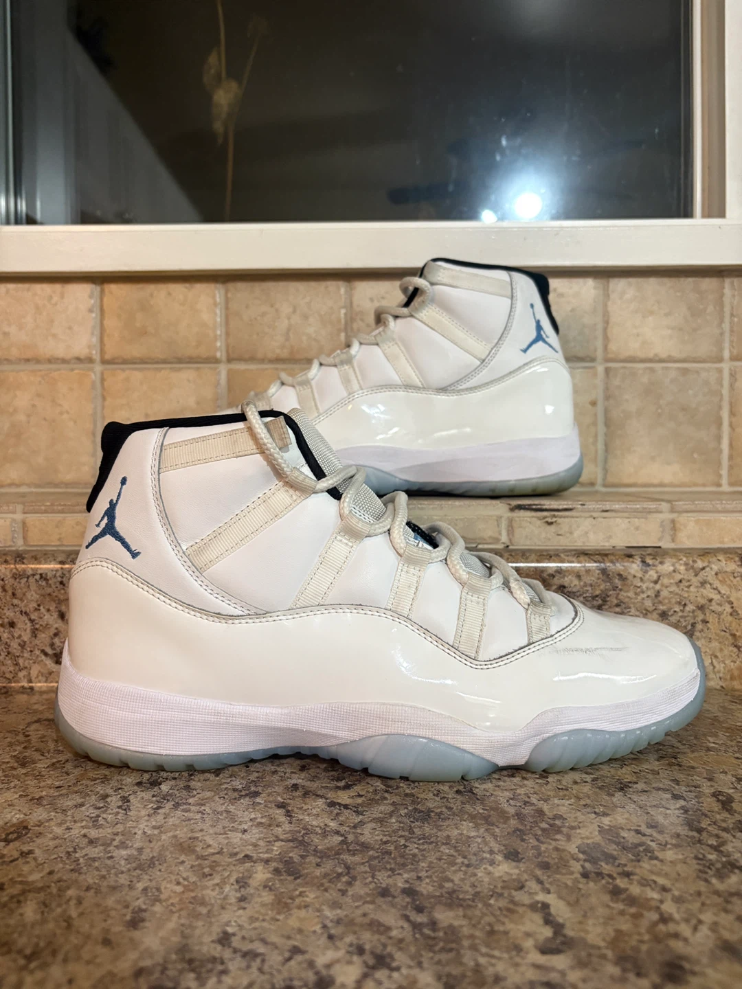 Air Jordan 11 Retro White/Blue