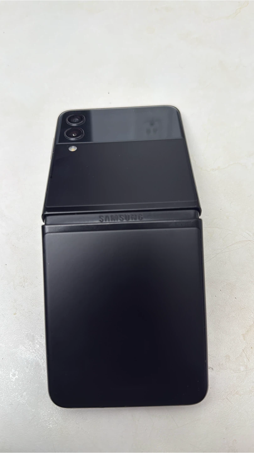 Samsung Galaxy Z FLIP 3 - photo 2