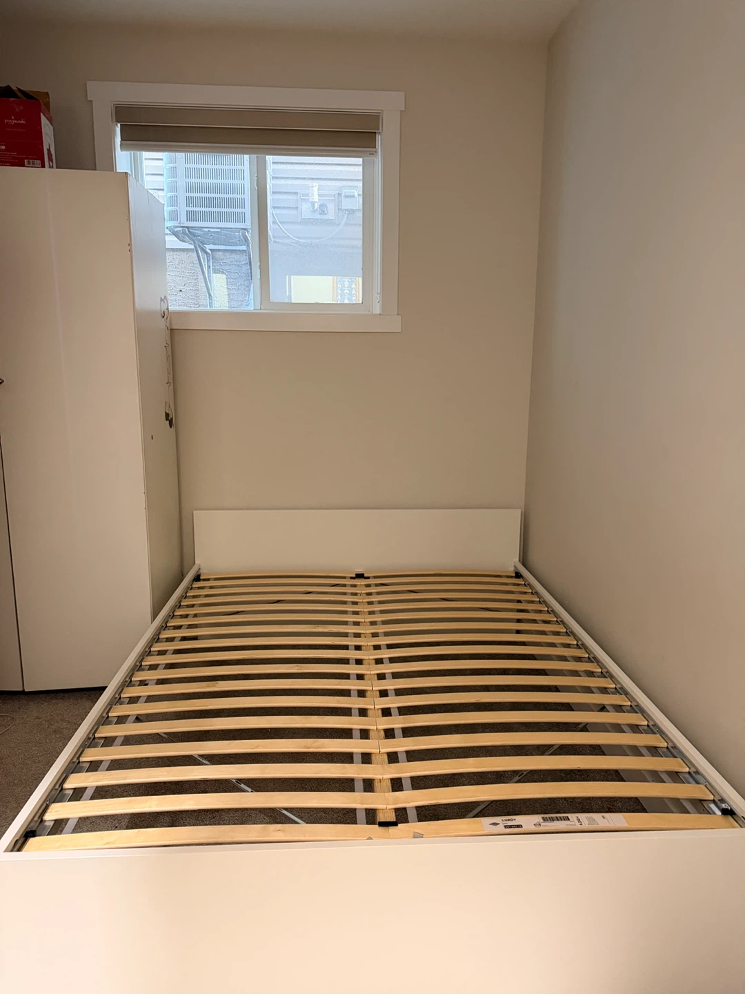 Queen size bed - photo 2