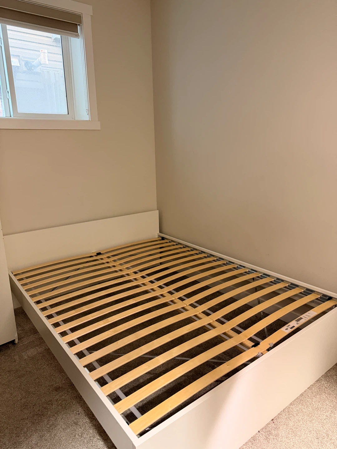 Queen size bed - photo 3