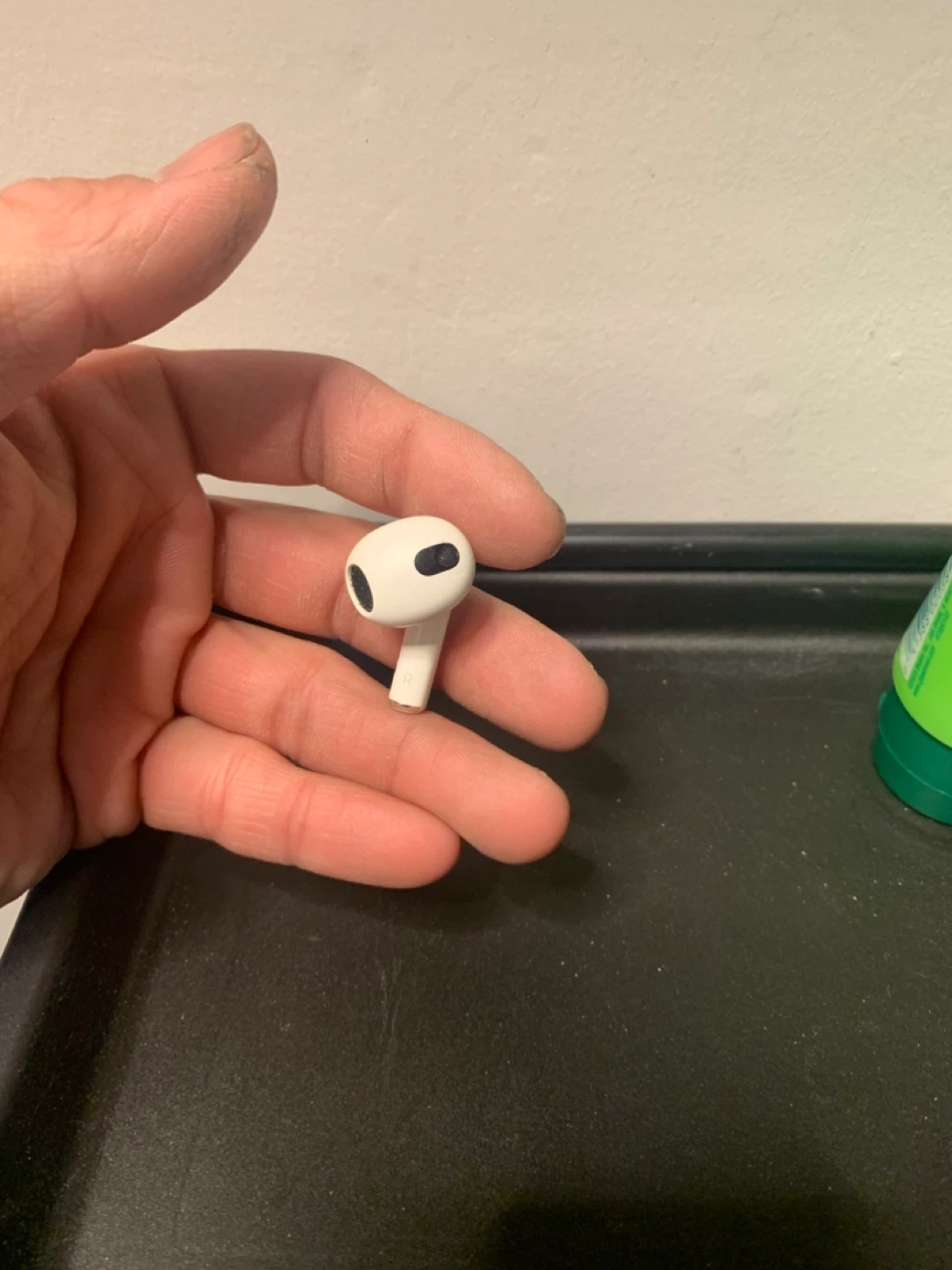 Apple AirPods 3rd gen (Right Earbud) - photo 2