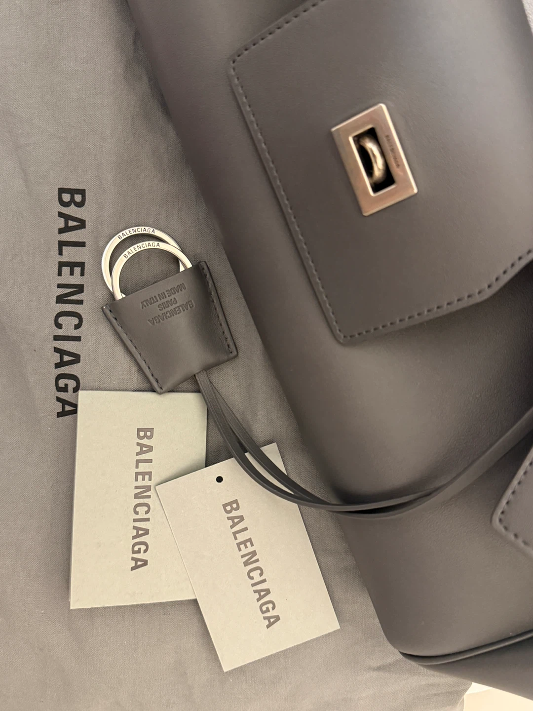Balenciaga Bel Air Carry All Medium - New with tag - photo 2