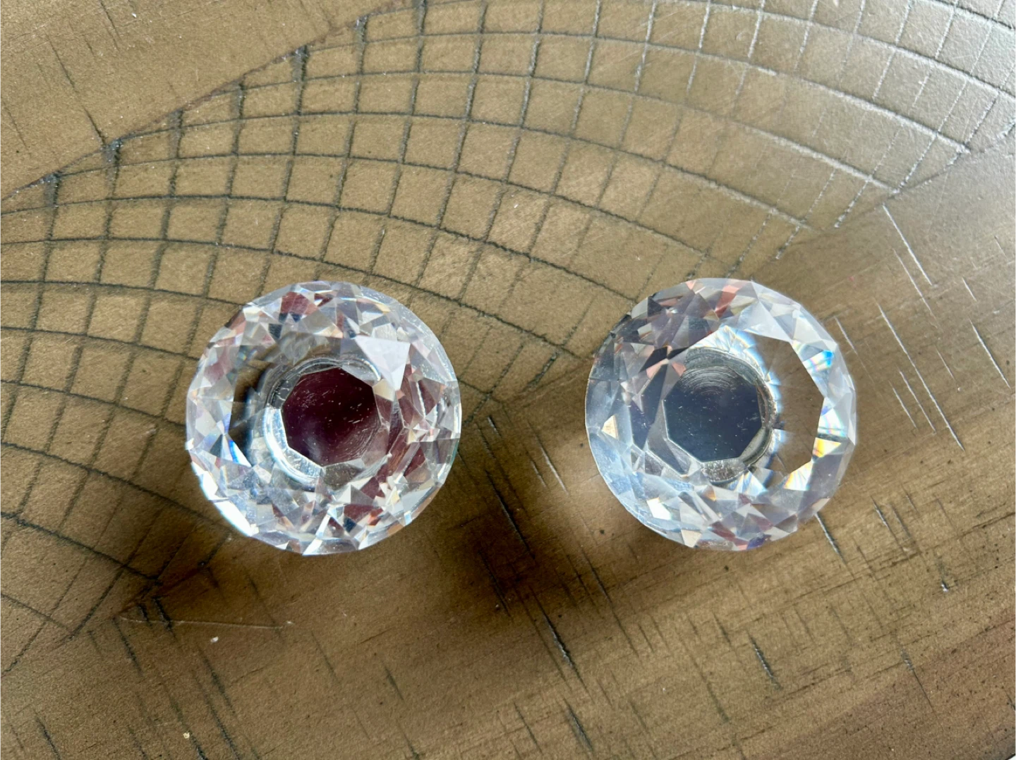 Set of 2 Crystal Look Cabinet/Drawer Knobs, never used