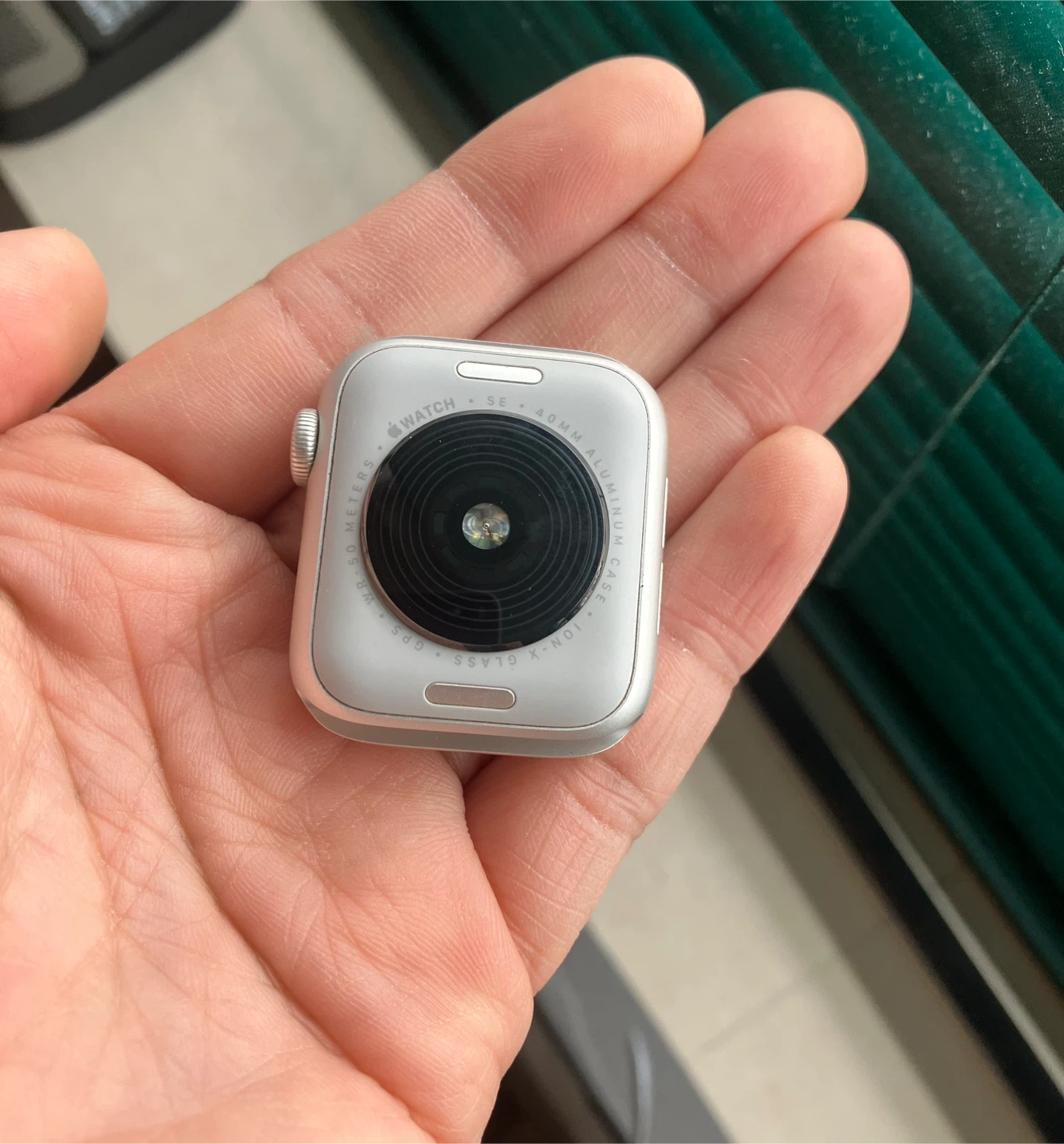 Apple Watch SE 40mm Silver Aluminum Case - photo 3