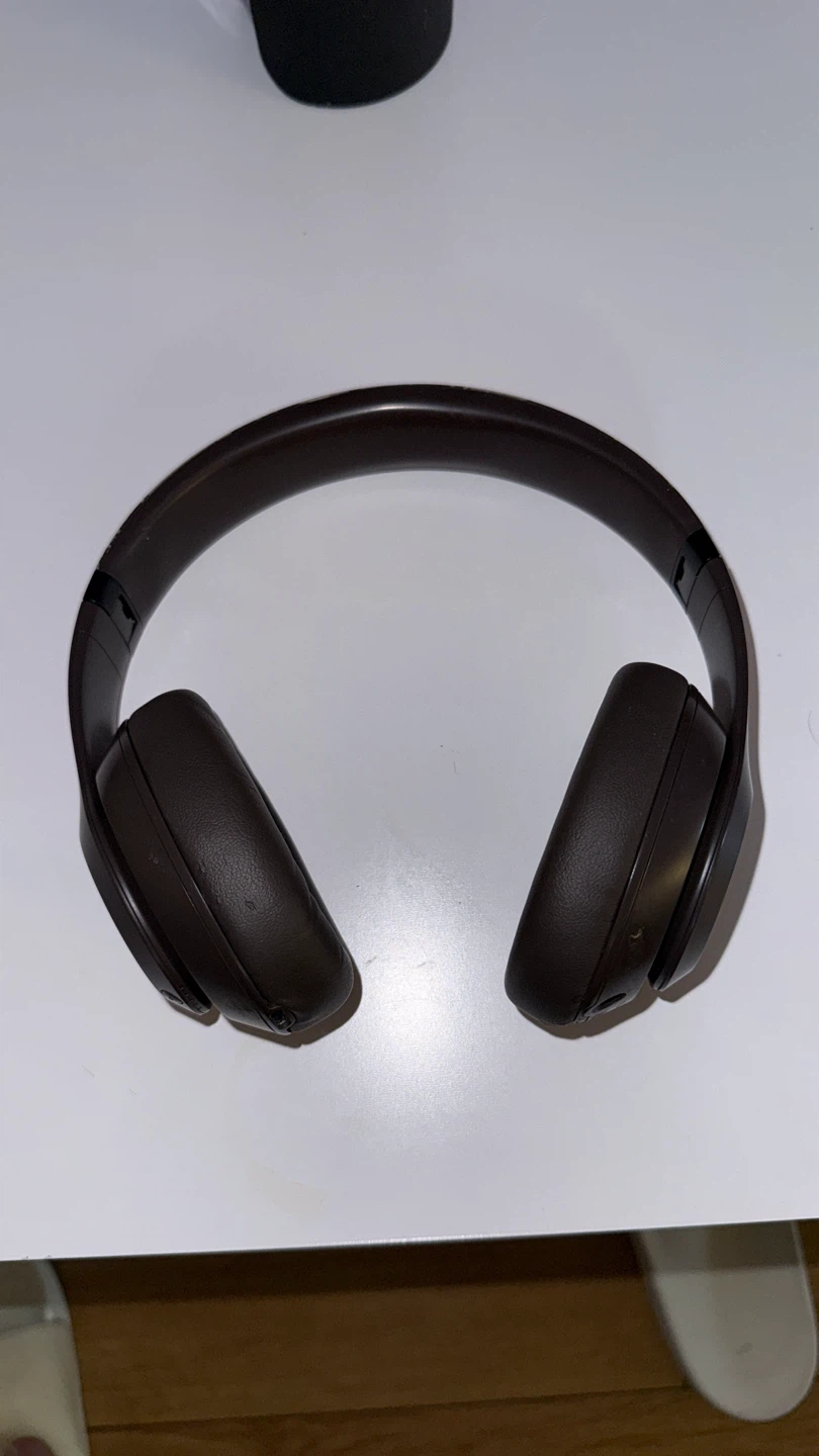 Beats Studio Pro Ear Noise Cancelling  deep Brown