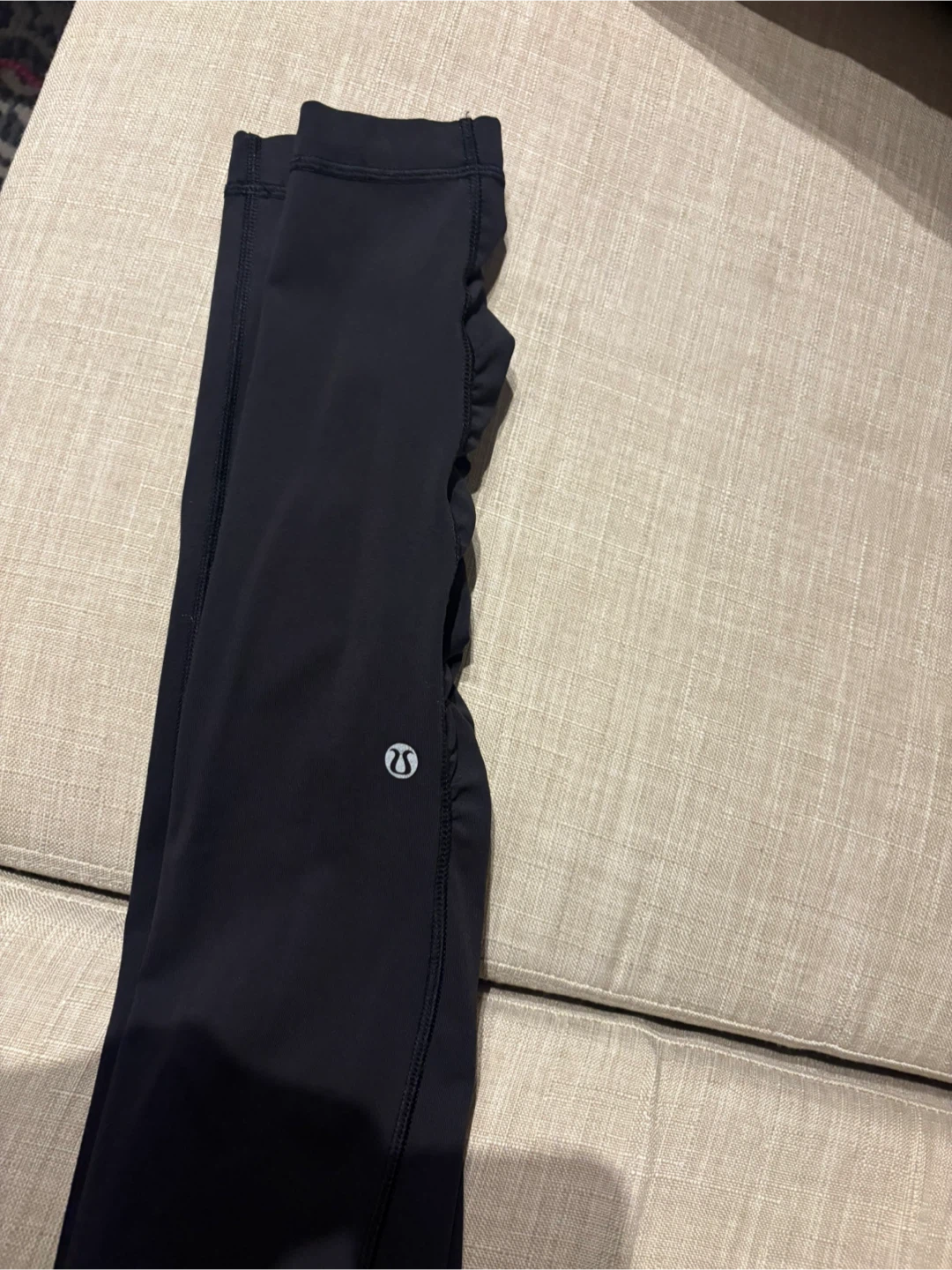 Lululemon Black Leggings with Zipper Pocket - photo 3