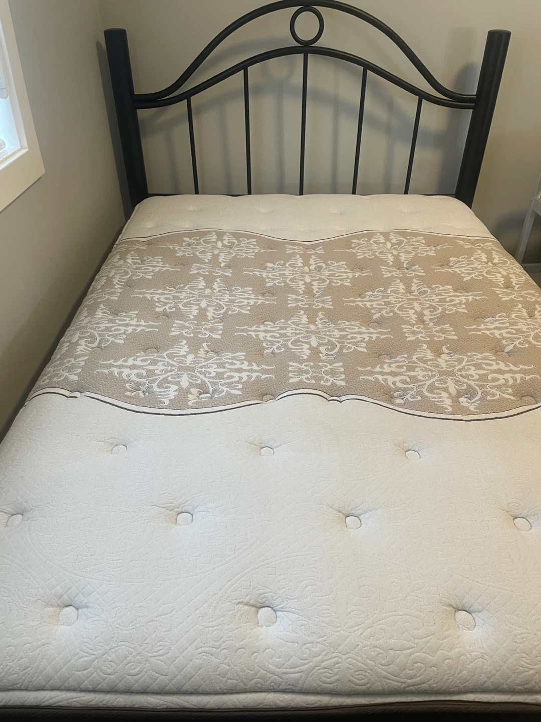Double Bed Frame Includes Sealy Posturepedic Mattress