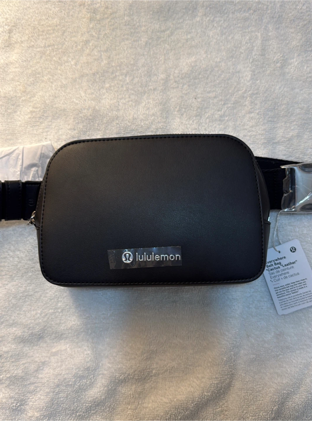 Lululemon Everywhere Belt Bag - Black Leather Alternative - photo 4