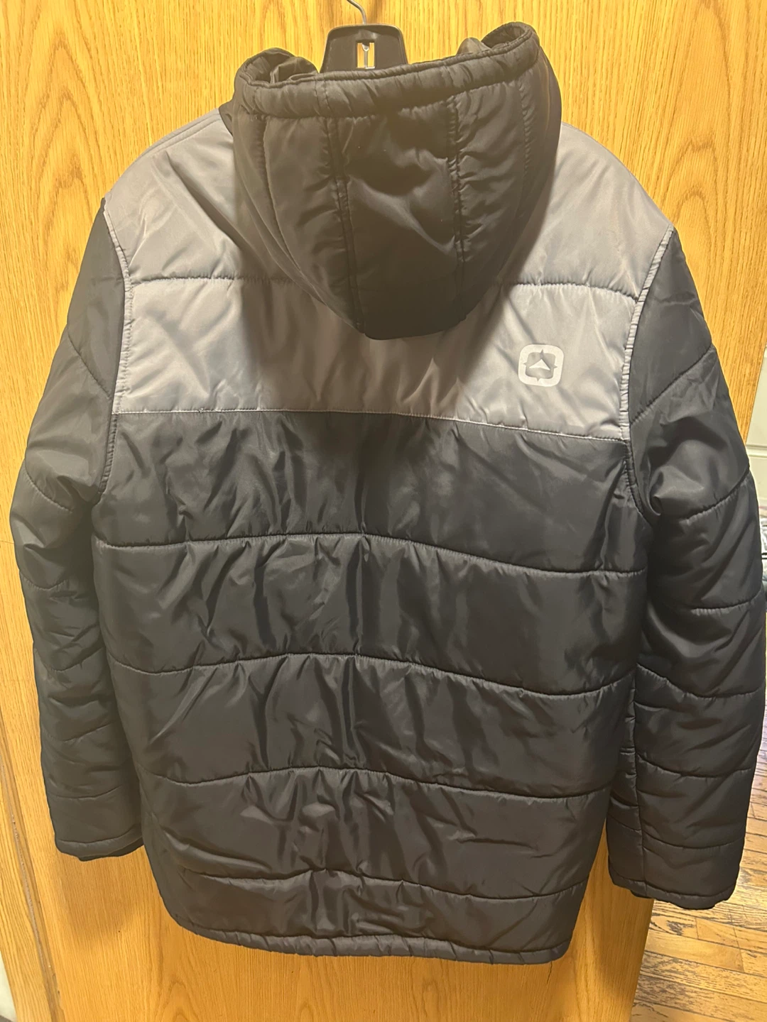 Outbound Hooded Puffer Jacket - Size L/G - photo 5