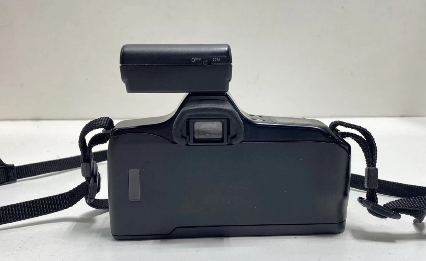Minolta Maxxum 3000i 35mm SLR Camera w/Quantaray 35-70mm - photo 2