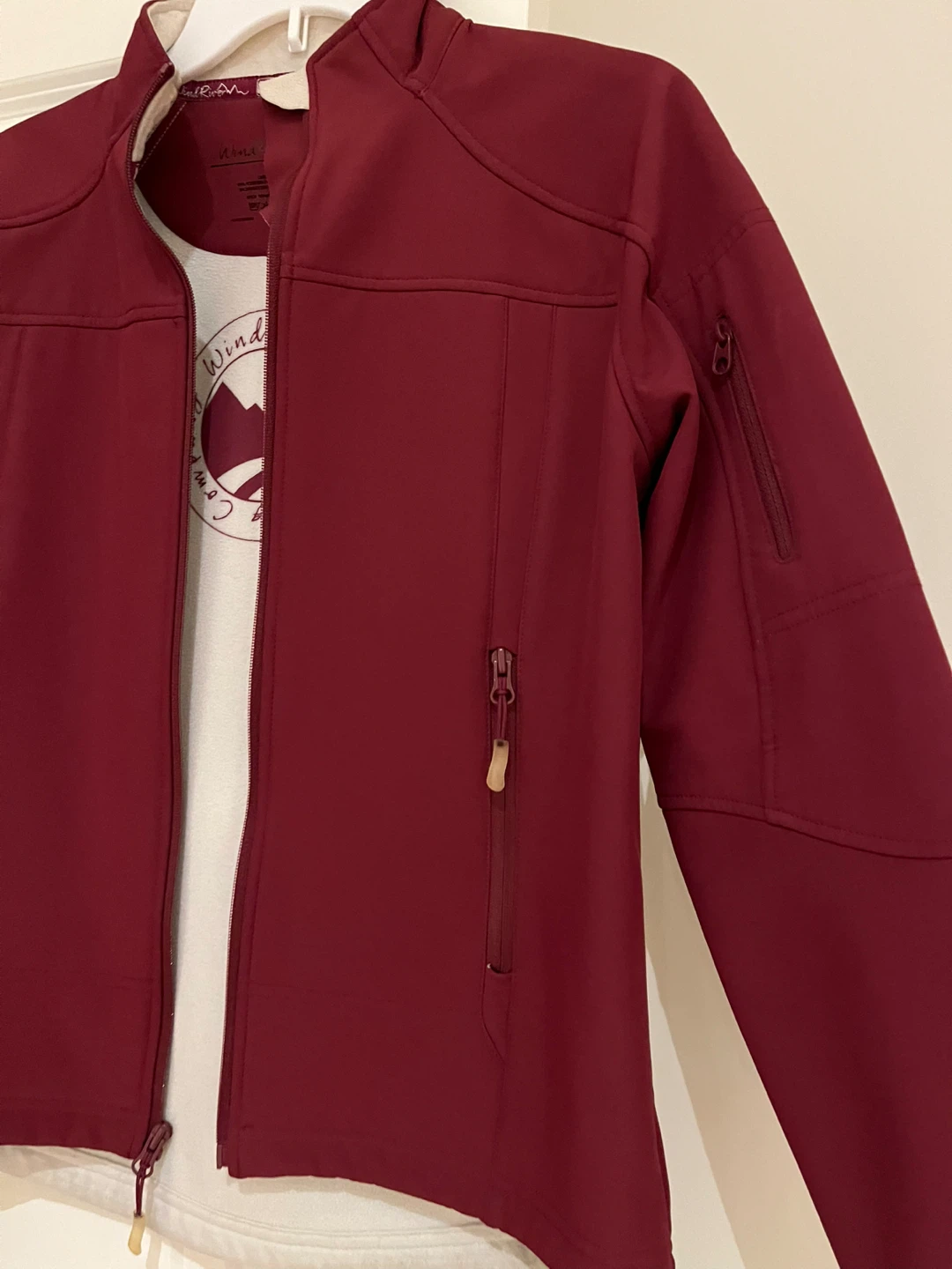 Wind River Women's Softshell - Maroon - Size S - photo 3