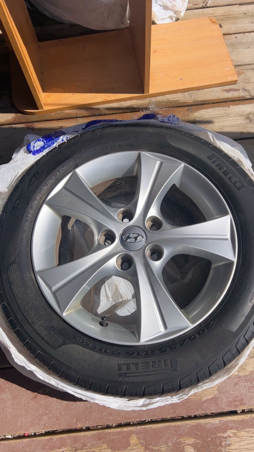 Hyundai Rim  with Pirelli All Seasons Tire