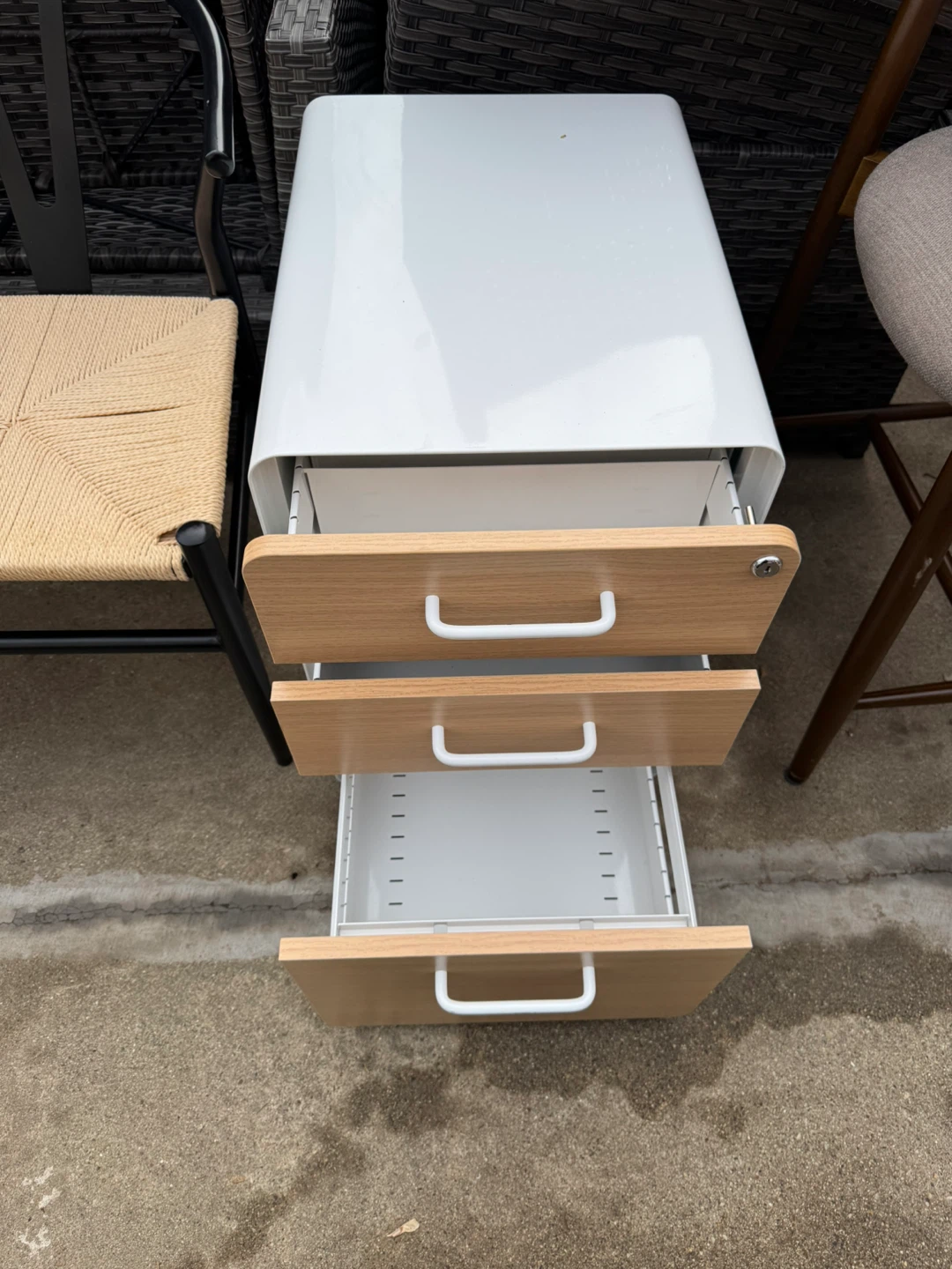 White 3-Drawer Filing Cabinet - photo 2