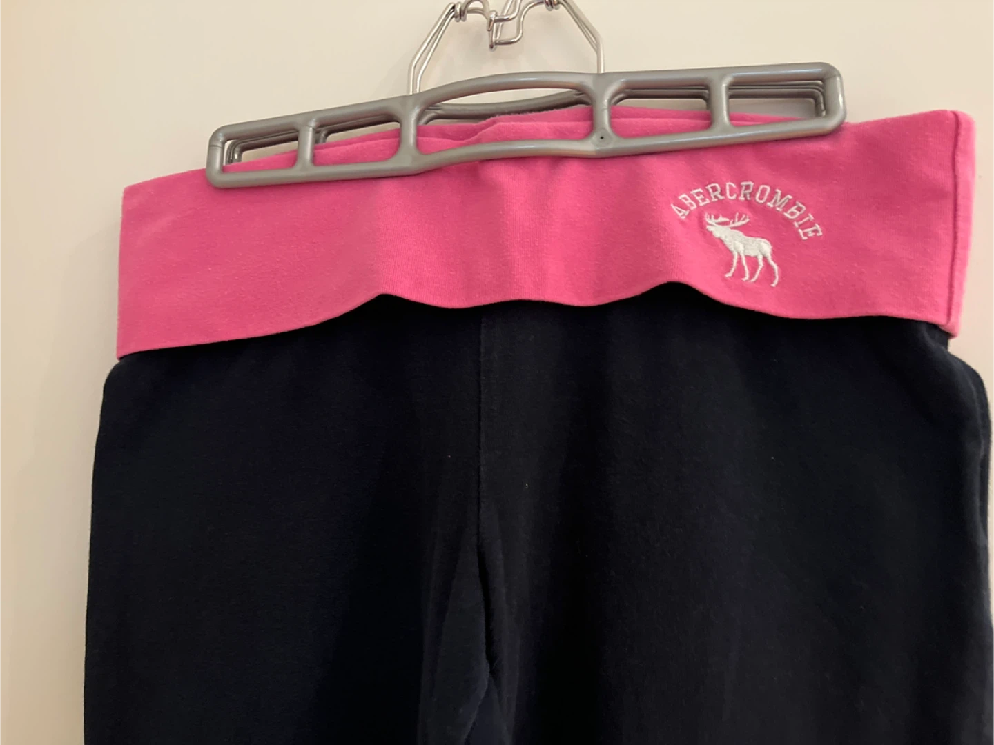 Abercrombie & Fitch Pink Waistband Yoga Pants - photo 2