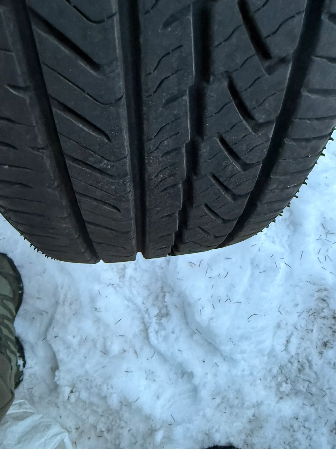Yokohama All Season Tires 225/45R19 – Set of 3
