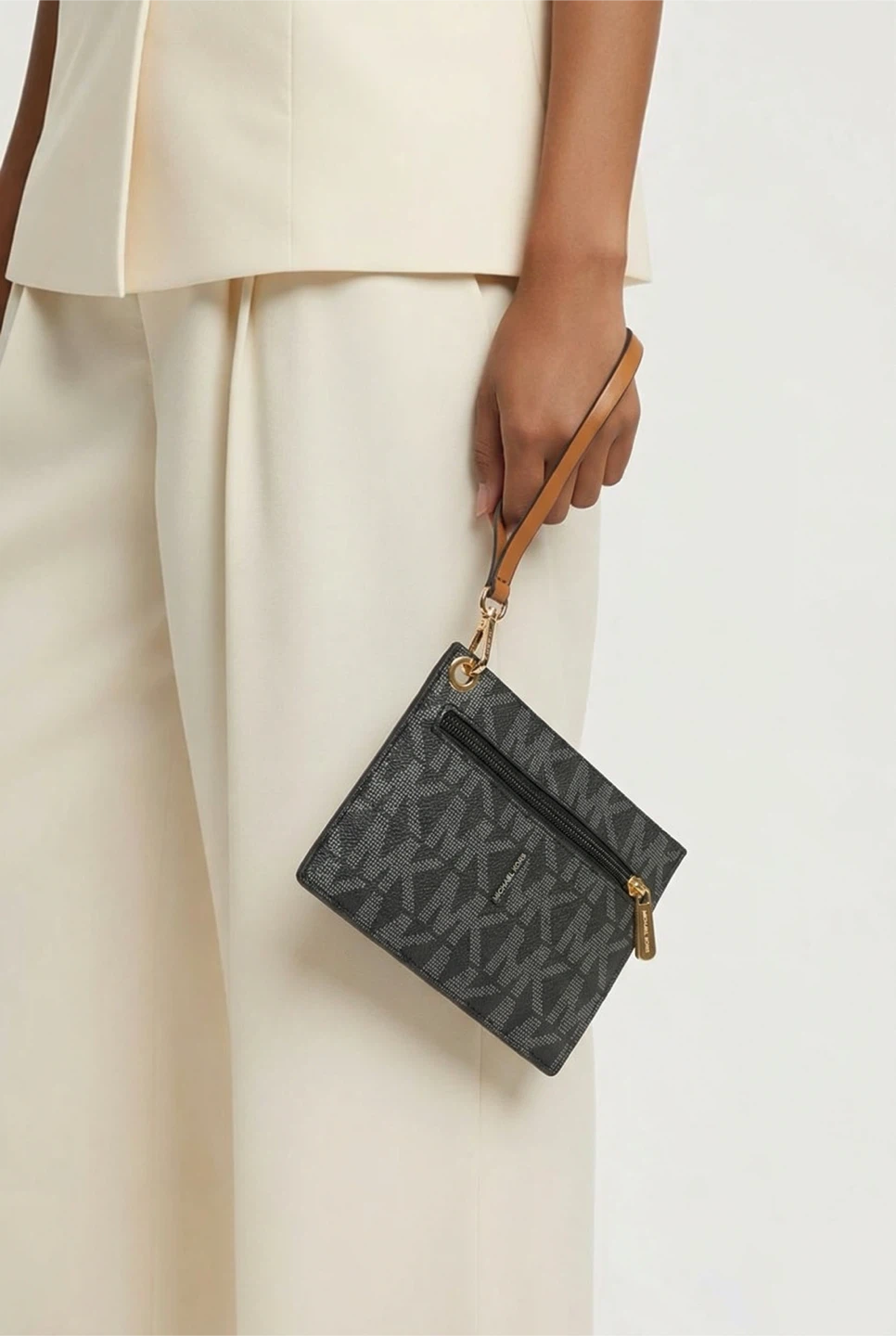 MICHAEL KORS front zip wristlet