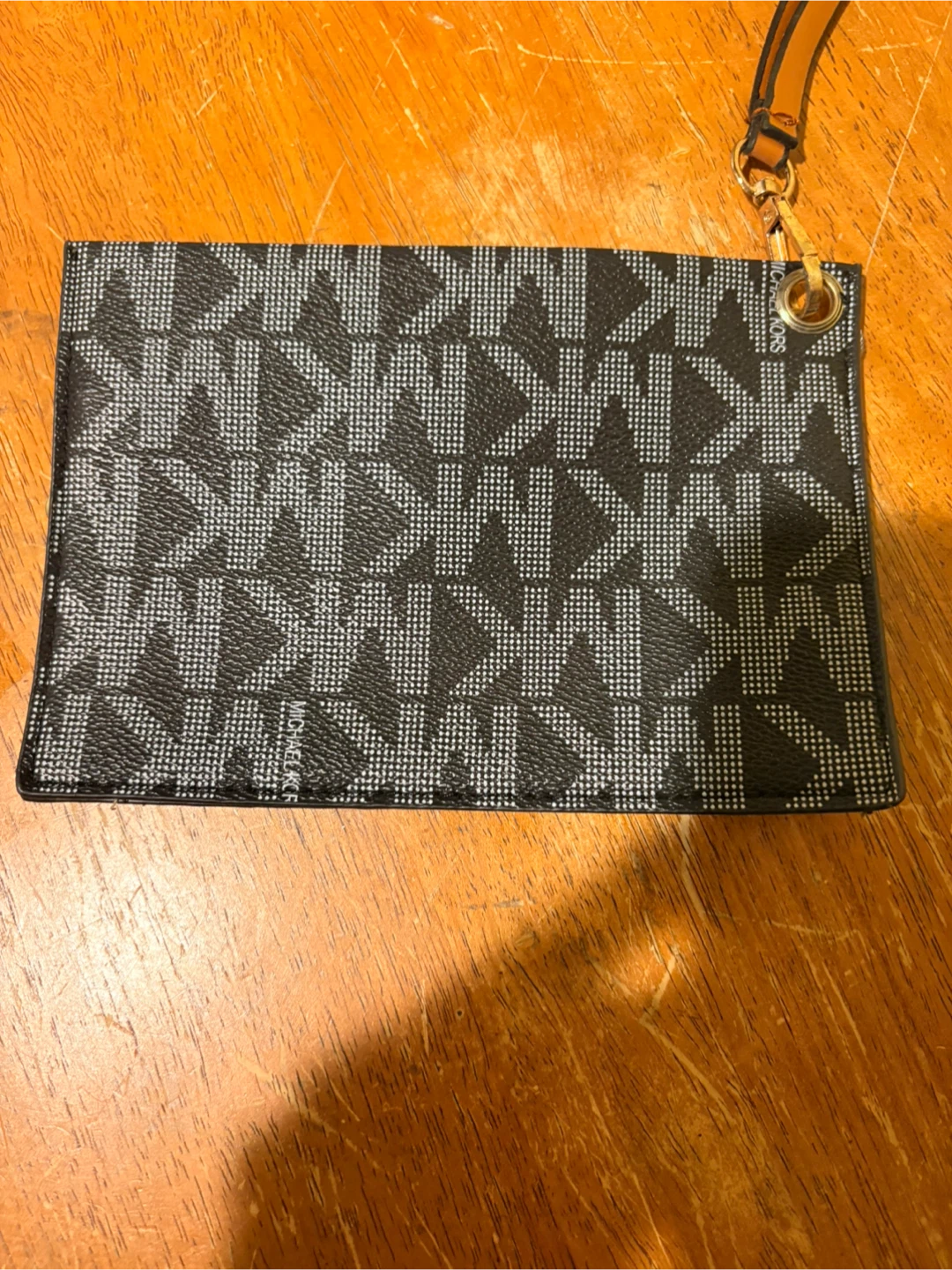 MICHAEL KORS front zip wristlet - photo 4