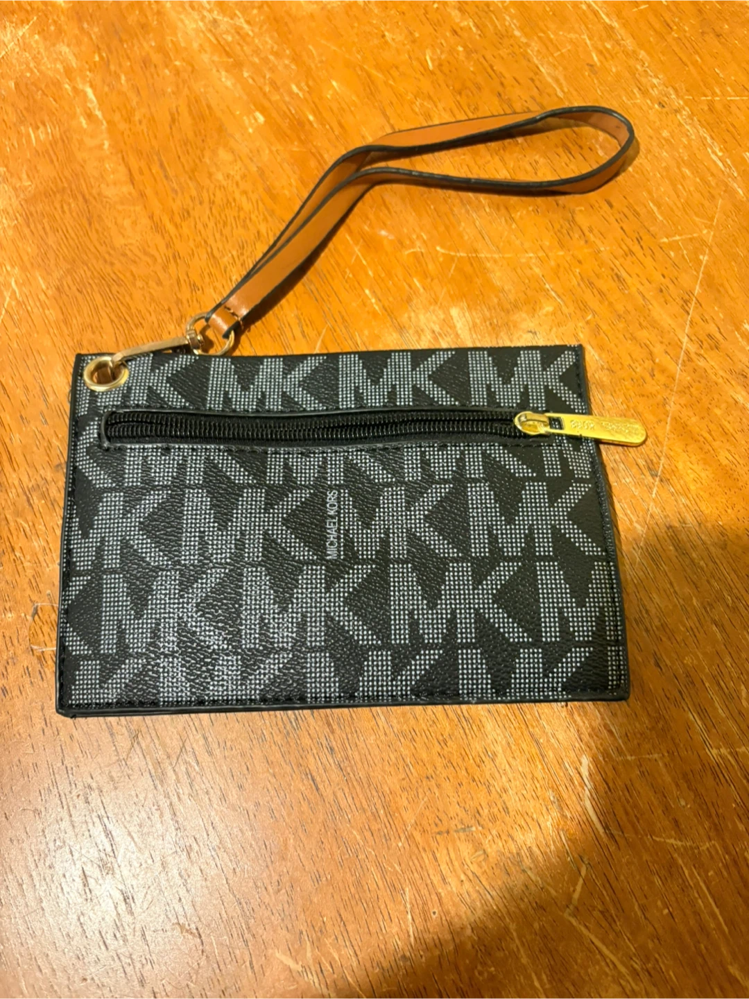 MICHAEL KORS front zip wristlet - photo 2