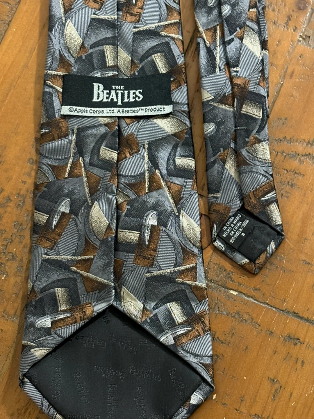 The Beatles Apple Corps Necktie - photo 3