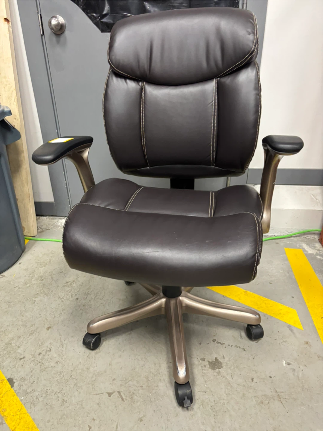 Brown Executive Office Chair - photo 3