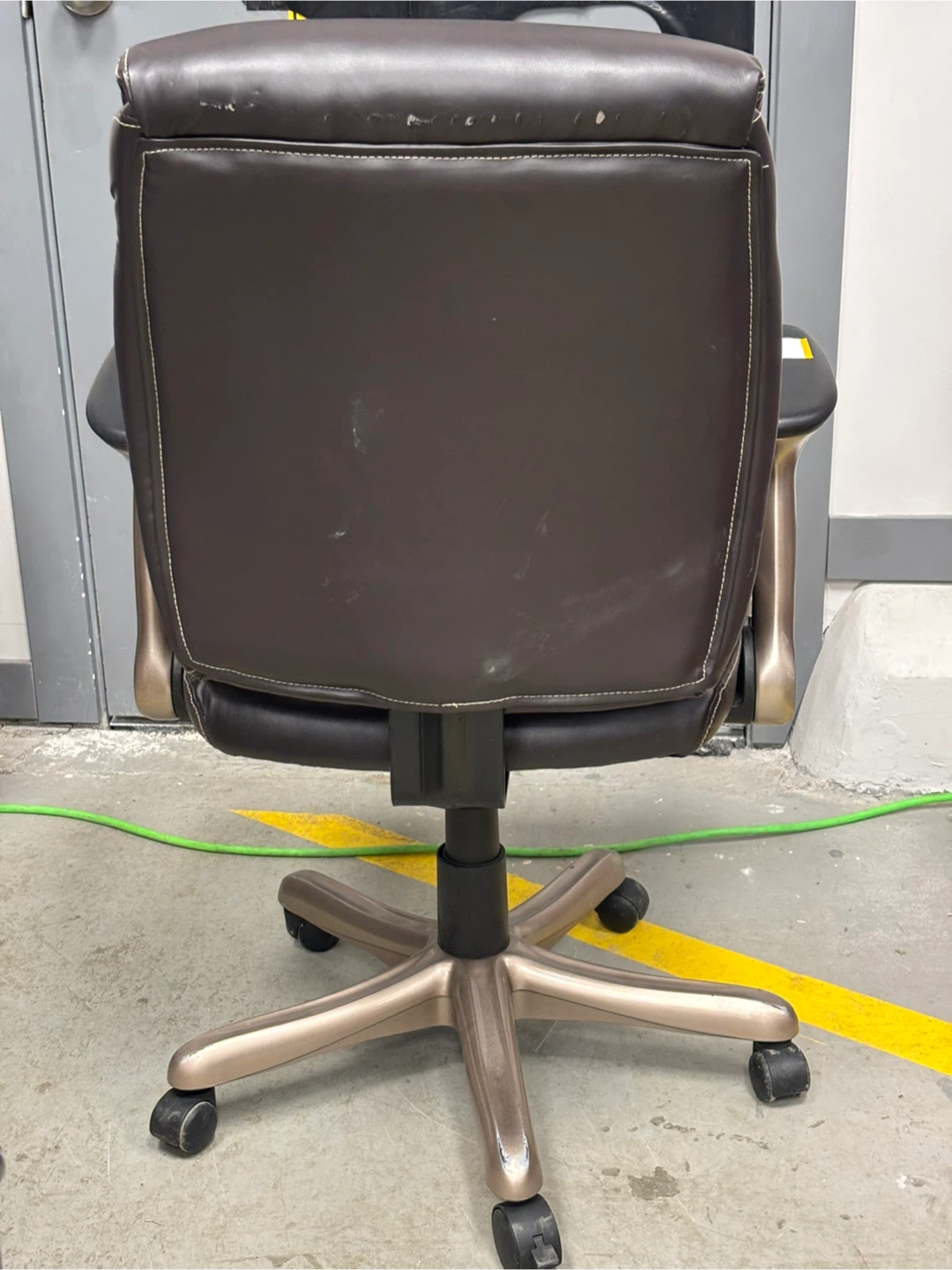 Brown Executive Office Chair - photo 2
