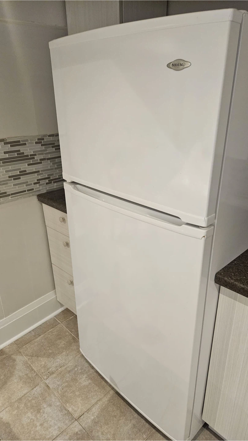 Maytag Top Freezer Refrigerator MTB1864ARW