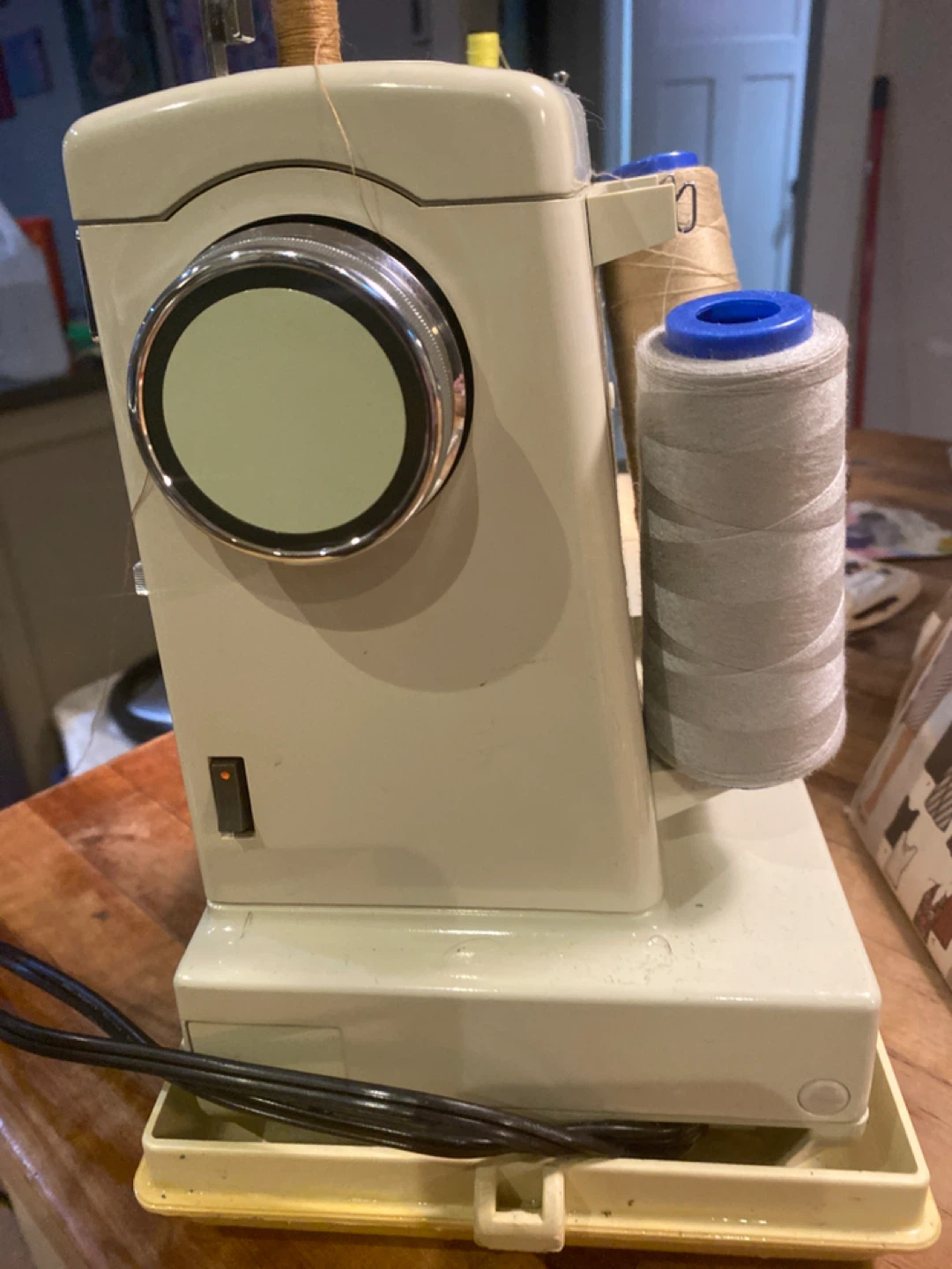 Kenmore 14 "Spark" Sewing Machine - photo 3