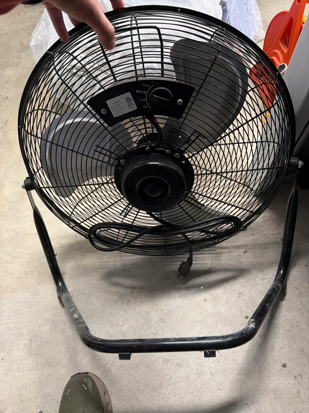 Polar-Aire 20-Inch Black Metal Floor Fan - photo 2
