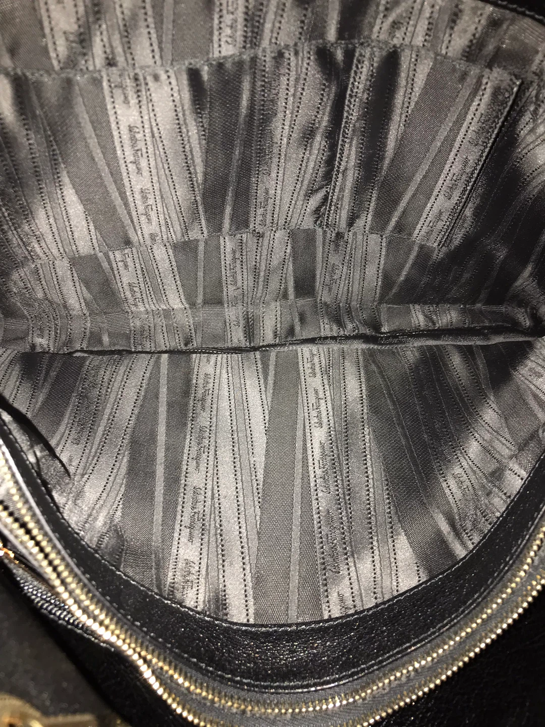 Salvatore Ferragamo Black Leather Shoulder Bag - photo 4