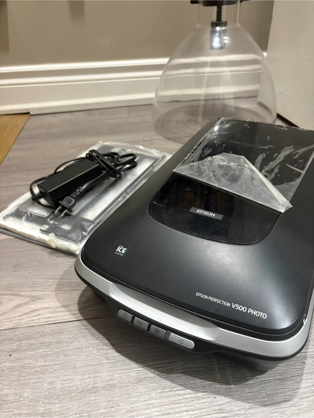 Epson Perfection V500 Photo Scanner