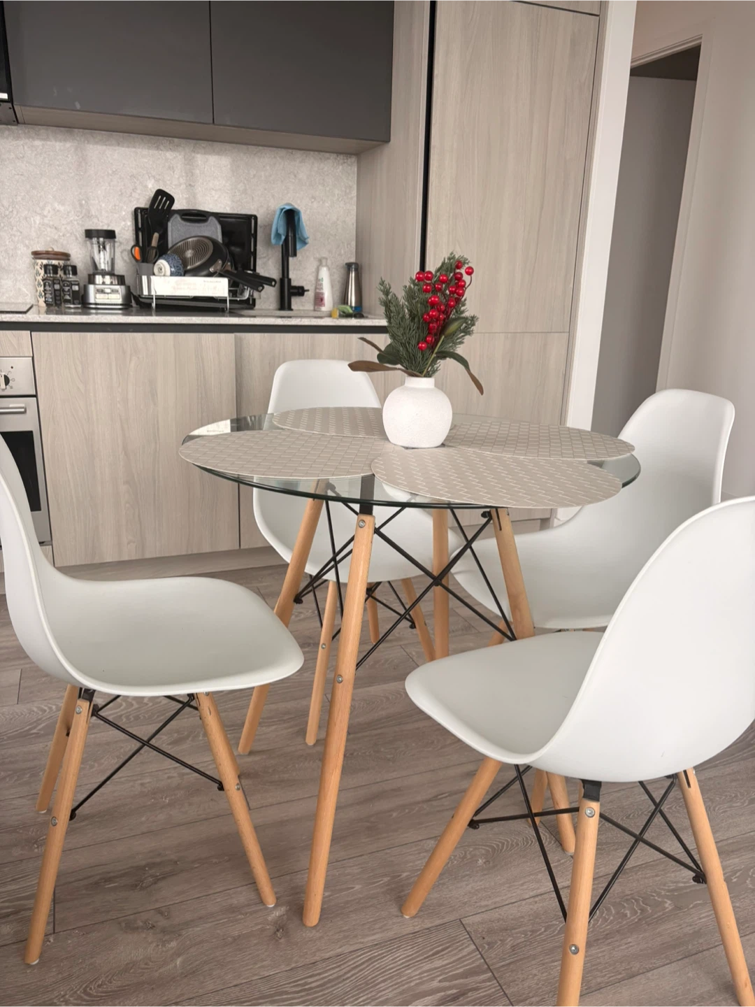 George Oliver Jillisa 4-Person Dining Set